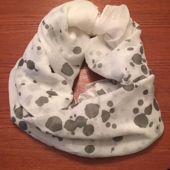 Light scarf - Picture 2 of 2